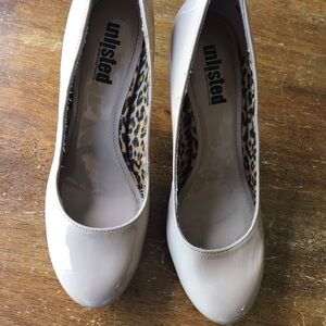 UNLISTED BY KENNETH COLE Platform Nude Heels, size 8M